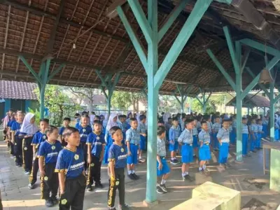 Menyemaikan Iman dan Cinta Tanah Air sejak Fajar: Pembiasaan Hebat Lahirkan Generasi SMART